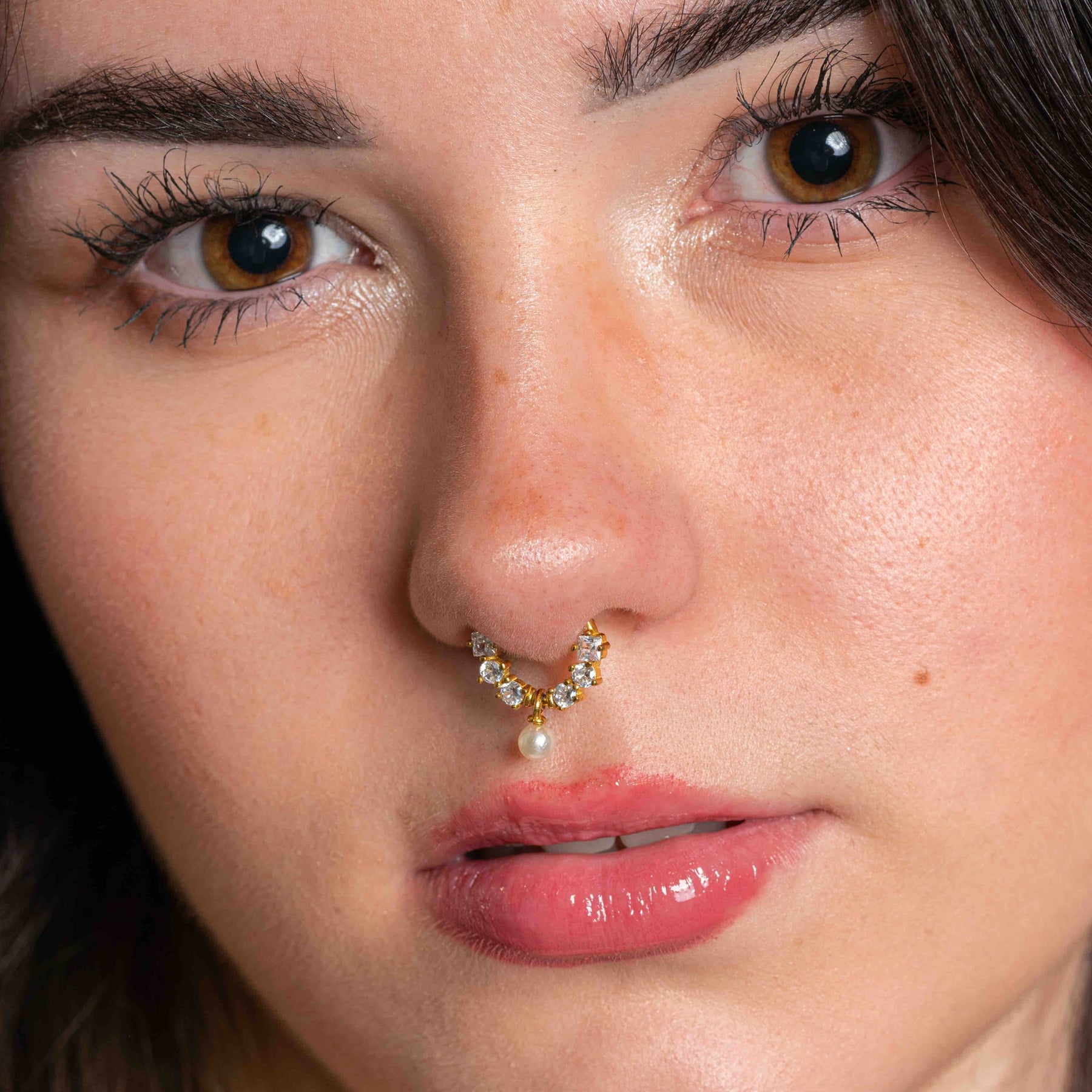 Sonia septum piercing