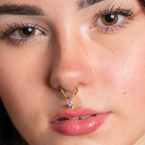 Amélie septum piercing