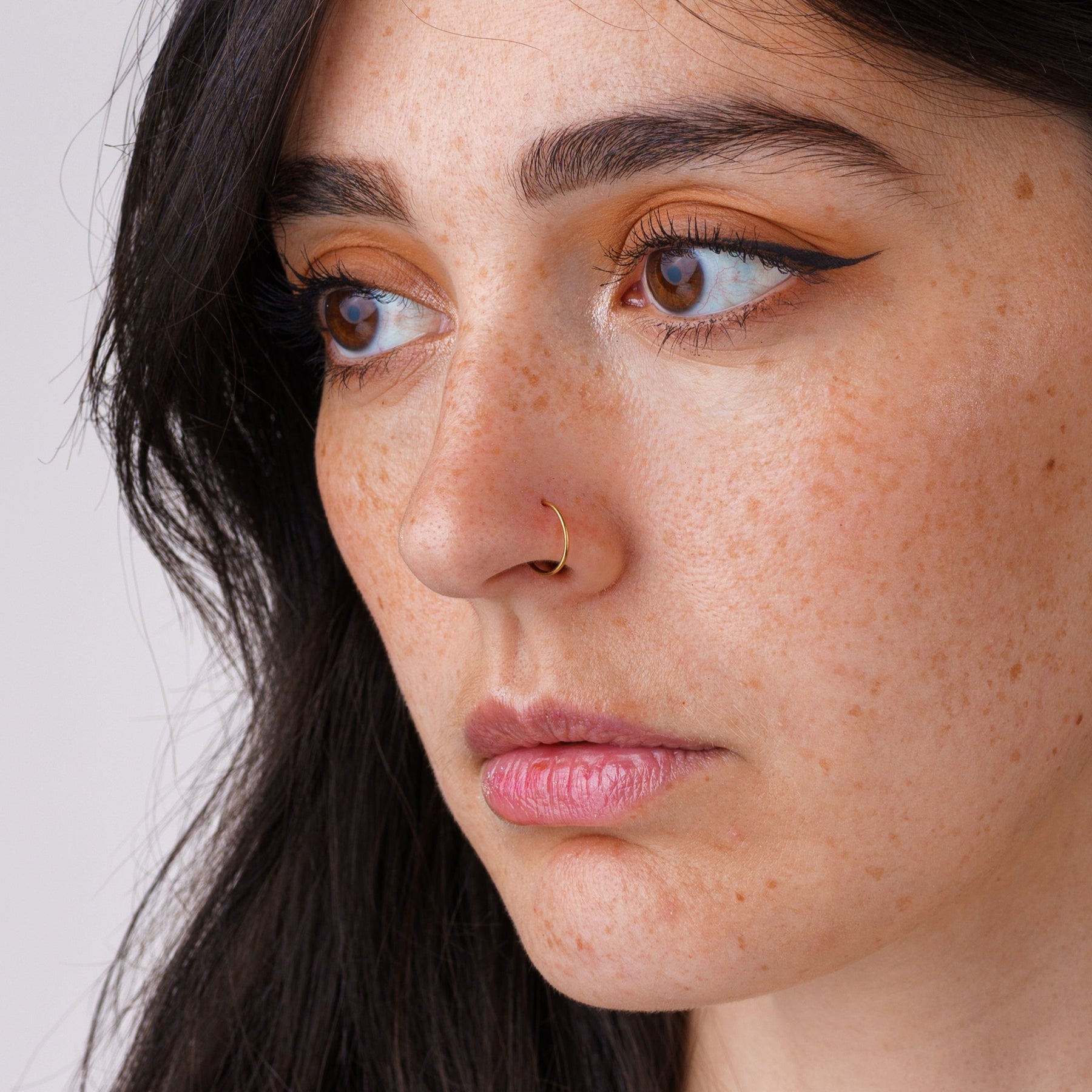 Piercing au nez Anne