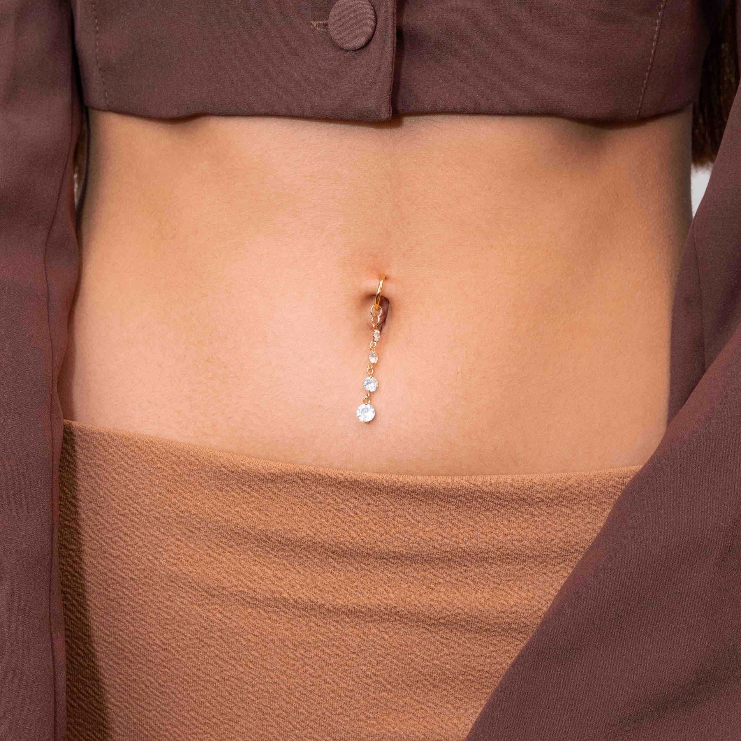 Le faux piercing au nombril : Ariel